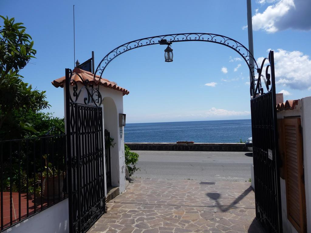 Le Terrazze Hotell Lipari  Exteriör bild